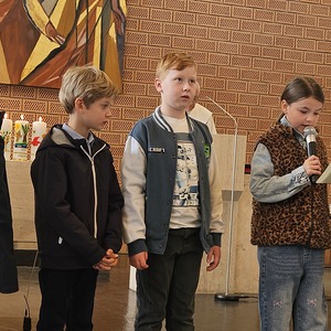 Fürbitten gelesen durch Erstkommunionkinder