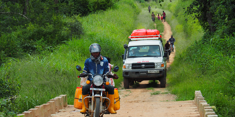 MIVA-Fahrzeuge sind für die Seelsorge in den oft weit über mehrere hundert Kilometer verstreut liegenden Gemeinden notwendig.