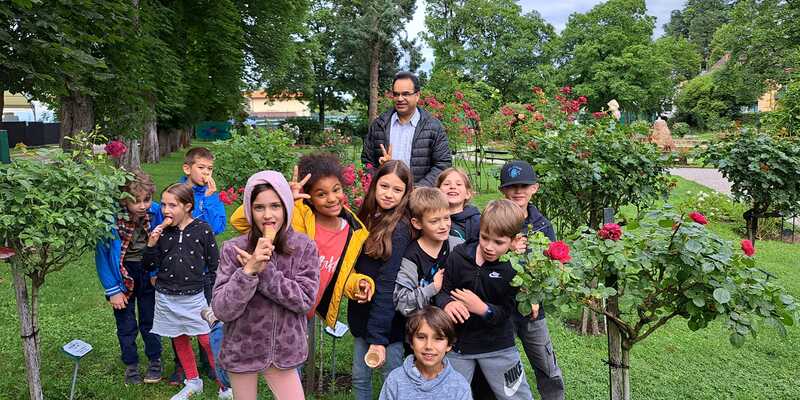 Erstkommunionkinder / Pfarre Bad Sauerbrunn Eis essen
