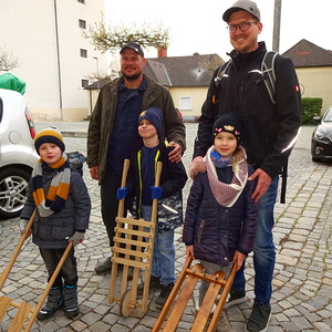 Ratschenkinder                                                     
