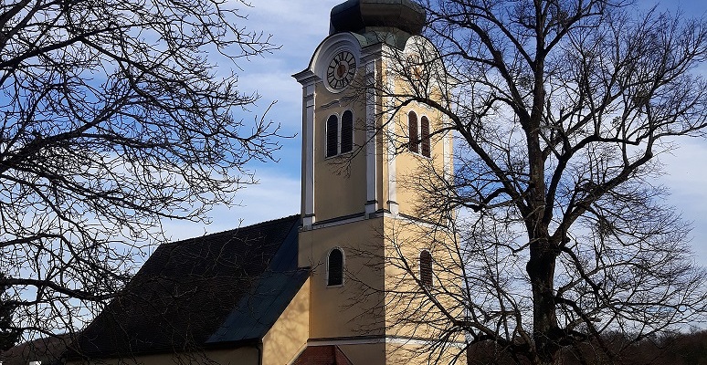 Röm. -kath. Pfarrkirche Neuhaus / © Josef Windisch