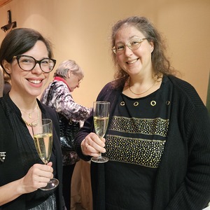 v.l.: Pfarrgemeinderätinnen Kathi Graner und Elisabeth Hanner