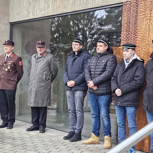 Bgm. Gerhard Hutter und Vertreter der Freiwilligen Feuerwehr Bad Sauerbrunn und des 1.Unpolitischen Burschenvereines Bad Sauerbrunn